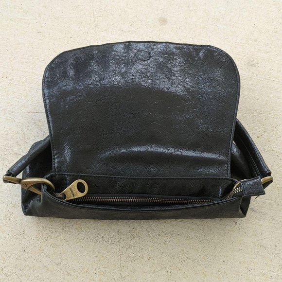 Matt & Nat Black Vegan Leather Zip Shoulder Bag - Picture 5 of 10